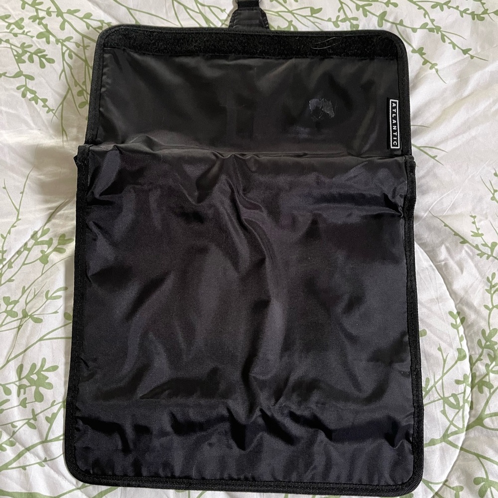 14” x 20” hanging cosmetic bag